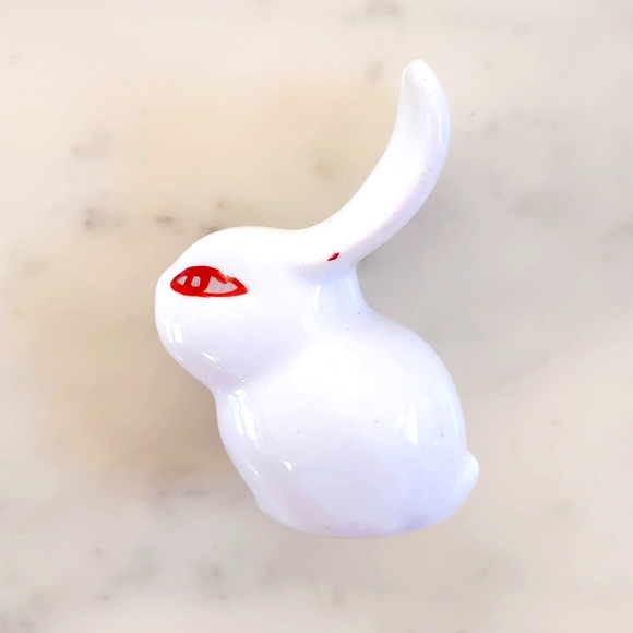 NWOT. Vintage Handmade Porcelain Ceramic Rabbit. - Picture 2 of 4